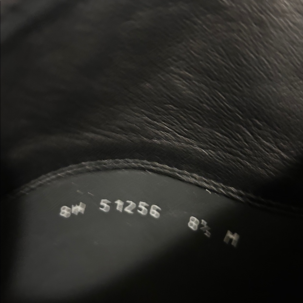 Stuart Weitzman - Picture 12 of 13